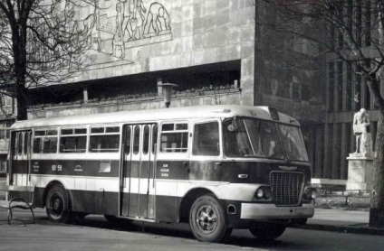 Winged ikarus autobuz