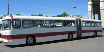 Winged ikarus autobuz