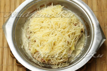 Piept de pui cu ananas și brânză în cuptor
