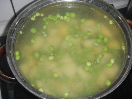 Supă de pui cu mazare verde - cum să gătești supă de mazare verde înghețată sau proaspătă