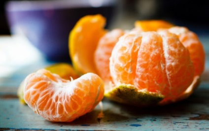 Mandarinii beneficiază și dăunează sănătății, calorii, proprietăților frunzelor și coajelor
