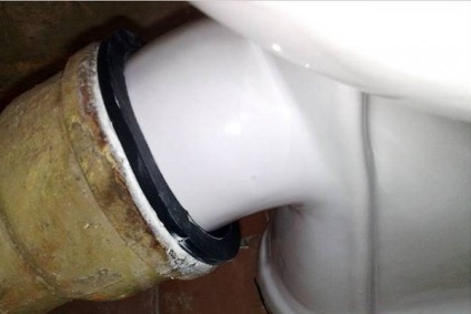 A toalett mandzsettája, hogyan kell összekötni a gumi excentert