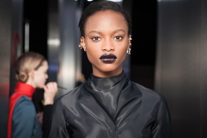 Master-class cum să reproducă make-up-ul cu afișarea dior fall-winter 2016 (foto)