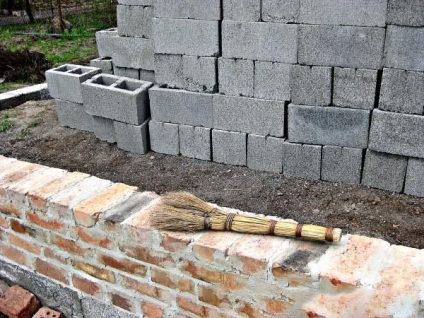 Майсторски клас на зидани стени на сгурия блок