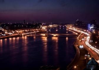 O excursie neobișnuită de noapte din Petersburg din punct de vedere al turiștilor