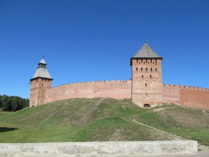 Novgorod Kreml, Oroszország leírása, fotó, hol található a térkép, hogyan juthat el