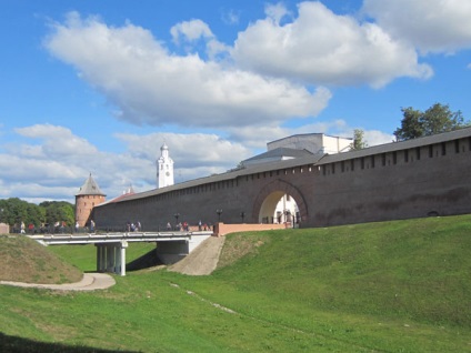 Novgorod Kreml, Oroszország leírása, fotó, hol található a térkép, hogyan juthat el