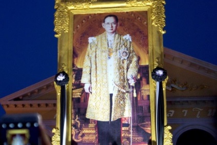 Noul rege al Thailandei poate deveni un hipster de 64 de ani