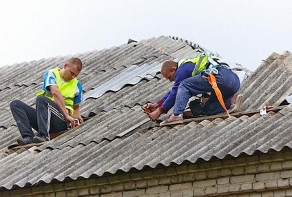 Caracteristicile de reparare a acoperișului casei de țară