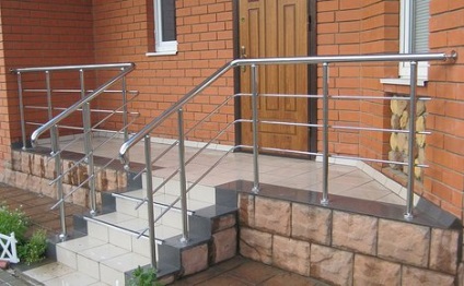 Parapete pentru selectarea materialelor de tip verandă și caracteristicile de instalare