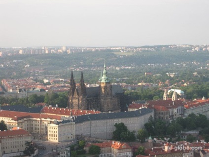 Dealul Petršinský din Praga - Funicularul Turnului cu vedere la Petrin