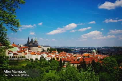 Podul Petrshin din Praga și Turnul Petrin din Praga