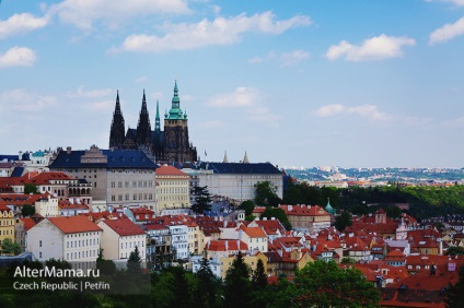 Podul Petrshin din Praga și Turnul Petrin din Praga