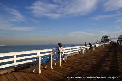 Plaja Malibu din California - notele rusești despre viața americană