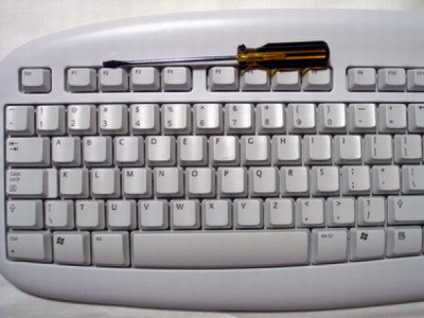 De ce tastele de pe tastatură nu sunt în ordine alfabetică