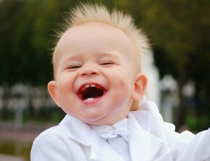 Beneficiile râsului scapă de boală prin extinderea vieții zâmbind