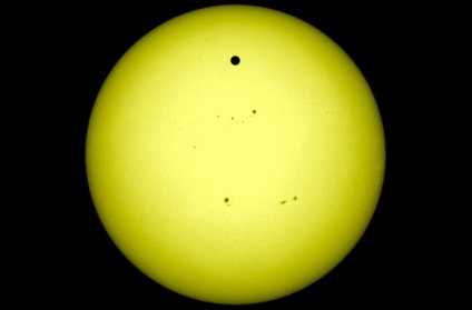 Pasajul lui Venus peste discul soarelui este interesant!
