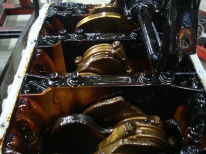 A motor ritka olajcseréje károsodik