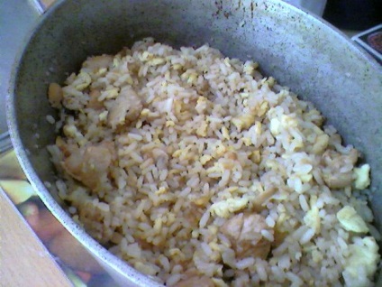 Rizs japán - (sült rizs csirkével, omlett, szezámmal és