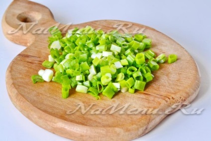 Salata cu mazăre verde și rola de pui