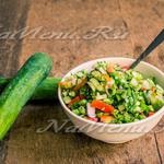 Salata cu mazăre verde și rola de pui