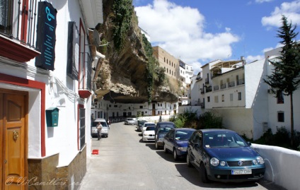 Setenil de las Bodegas este un oraș zdrobit de pietre