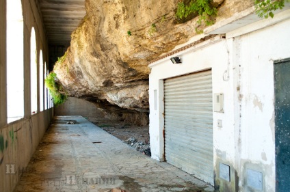 Setenil de las Bodegas - un oraș cu acoperișuri de la pietre