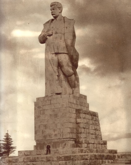 Propaganda monumentală sovietică