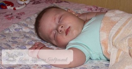 Közös alvás gyermekvédelemsel a hirtelen haláleset miatt