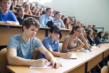 Bursele pentru studenți vor fi ridicate începând cu 1 septembrie