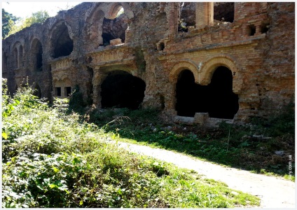 Tarakanovskiy Fort, gandacii