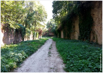 Tarakanovskiy Fort, gandacii