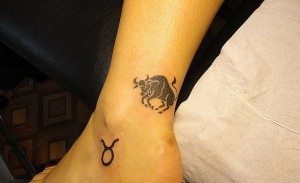 Simbolul tatuaj al zodiacului Taur (adică, schițe, fotografie), tattoofot
