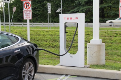 Tesla introduce amenzi pe benzinăria compresoarelor - benzinării electrice de la Moscova