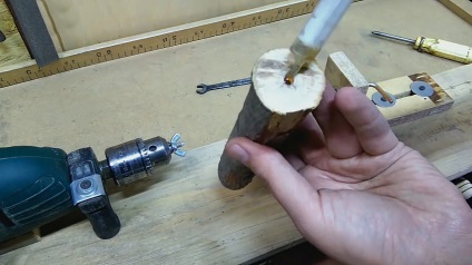 Strung cu produse de mâini proprii pentru prelucrarea lemnului și a metalului, producție, video și fotografie