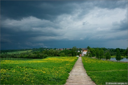 Homesteads lângă Moscova pe malurile râului Lutosni - Boblovo, roach, șah