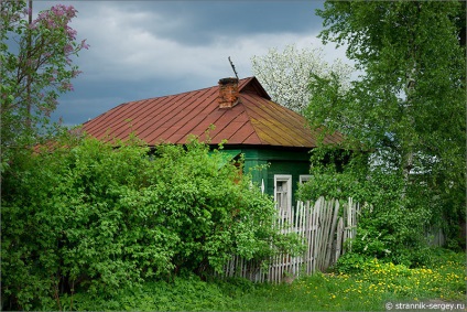 Homesteads lângă Moscova pe malurile râului Lutosni - Boblovo, roach, șah