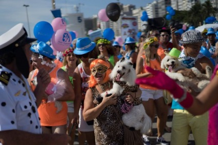 Un carnaval distractiv pentru câini și gazdele lor din Rio de Janeiro