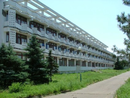 Az üdülőhely kiválasztása az Azov és a Fekete-tenger magánszférájában, szanatóriumokban és panziókban, szállodákban