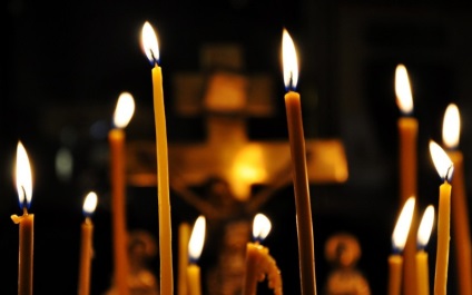 De aceea, este imposibil ca în biserică să se aprindă lumânarea de la o apropiere