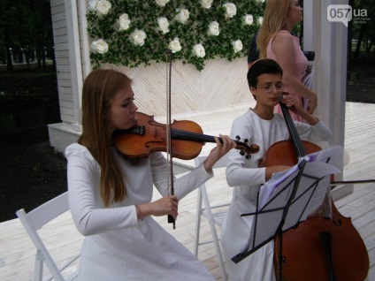 Prima ceremonie de nuntă a avut loc în parcul amar (foto)