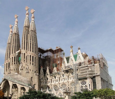 clădire poveste Sagrada Familia și caracteristici