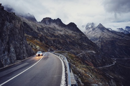10 Cele mai interesante drumuri alpine - Vreau să merg la un drum!