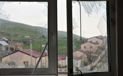 Oameni de afaceri armeni pentru a finanța construcția a 10 case distruse în Karabah