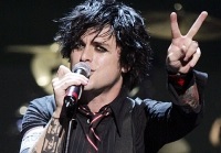 Billy Joe Armstrong de ziua verde a mers la o clinică de reabilitare