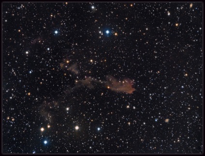 Un univers mare al nebuloasei, al galaxiilor și al clusterilor stele din fotografiile lui Sims Kfir