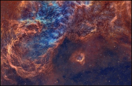 Un univers mare al nebuloasei, al galaxiilor și al clusterilor stele din fotografiile lui Sims Kfir