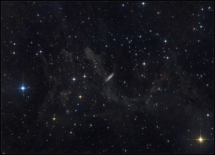 Un univers mare al nebuloasei, al galaxiilor și al clusterilor stele din fotografiile lui Sims Kfir