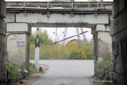 Examinare foto de ansamblu a construcției de pasaj