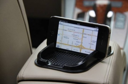 Suport pentru navigator, stați în mașină și montați dispozitivul cu propriile mâini